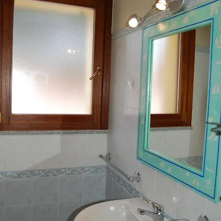 Apartment Wonderful Seafront Just Steps From The Village Beach *