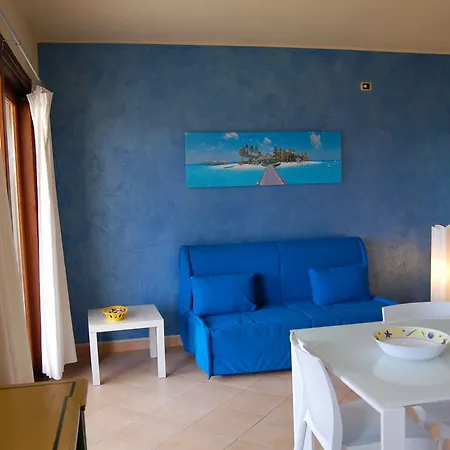 Wonderful Seafront Just Steps From The Village Beach * Porto Pozzo